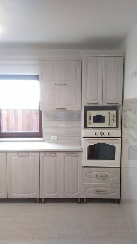 Bucatarie clasica din MDF infoliat Larice alb model Orhideea (2)