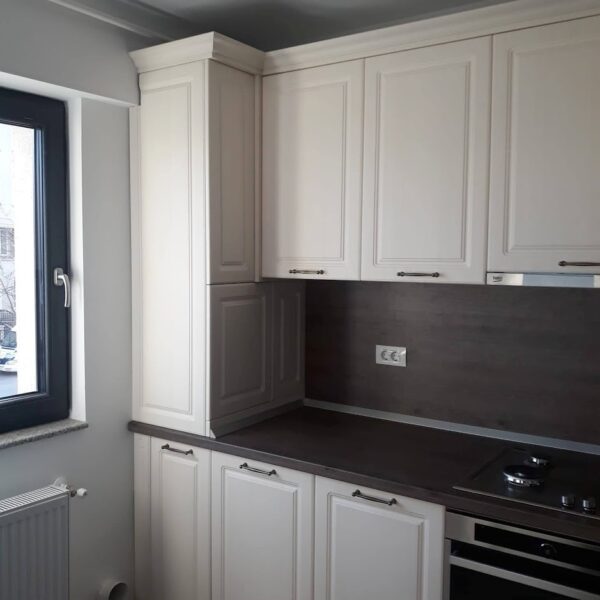 Bucatarie clasica din MDF infoliat Magnolia ultramat model Frezia (1)