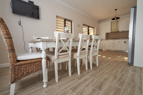 Bucatarie clasica din MDF infoliat Magnolia ultramat model Nufar (4)