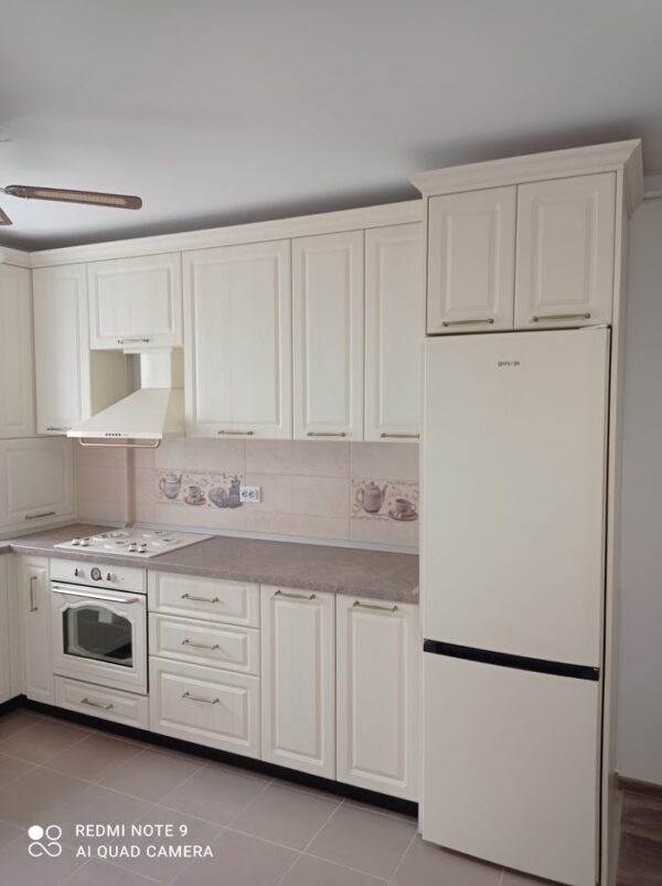 Bucatarie clasica din MDF infoliat Magnolia ultramat model Sakura (1)