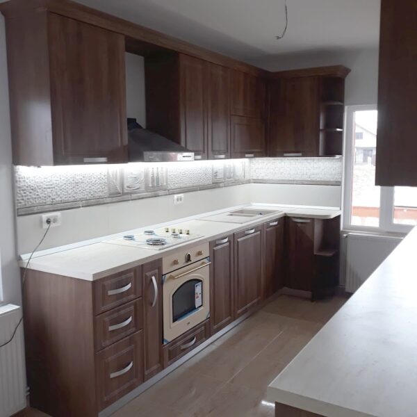 Bucatarie clasica din MDF infoliat Nuc Columbia model Iasomie (3)