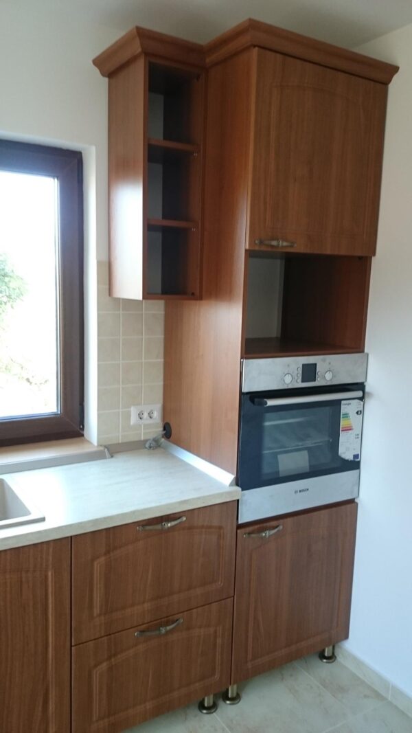 Bucatarie clasica din MDF infoliat Nuc roscat model Mac (4)