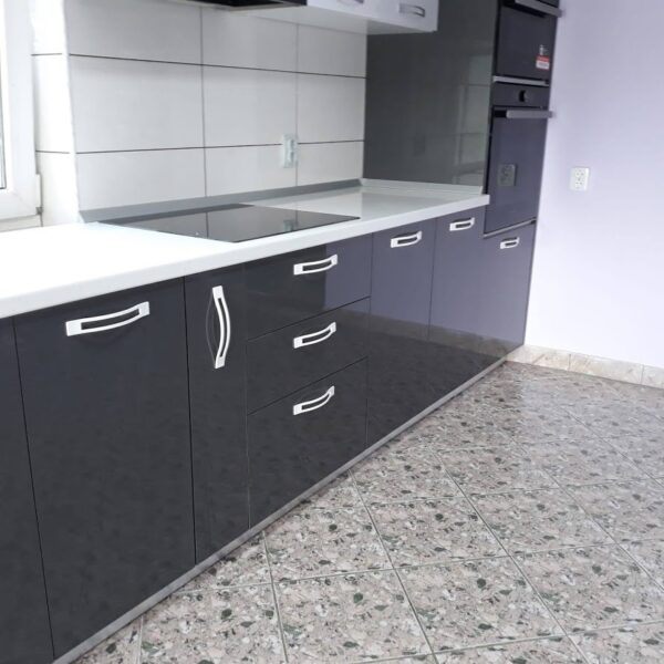 Bucatarie moderna din MDF placa Antracit lucios model Garoafa (2)