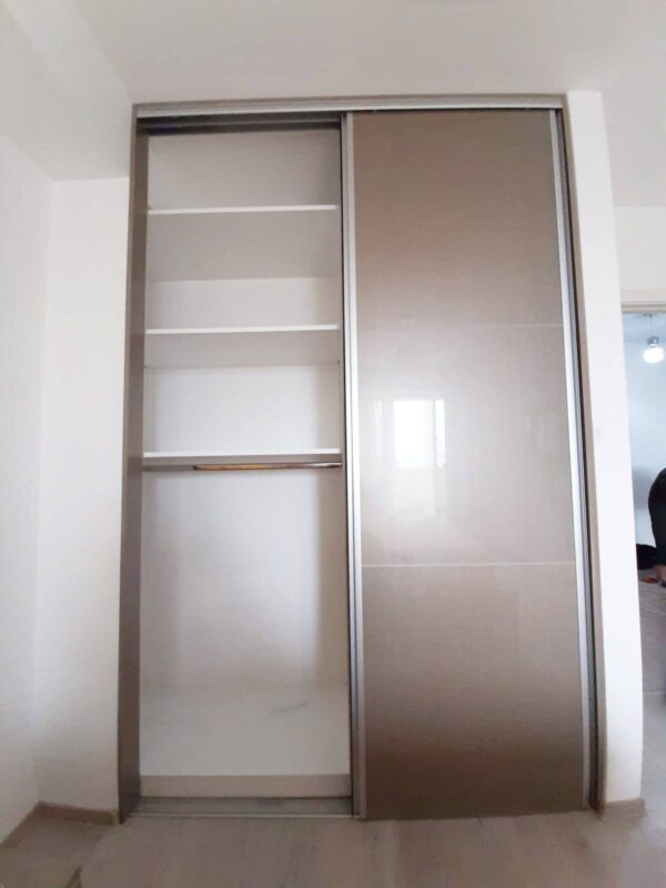Dormitor modern din MDF lucios model Crin (4)