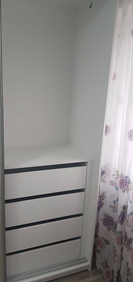 Dormitor modern din PAL Alb neted model Iris (12)