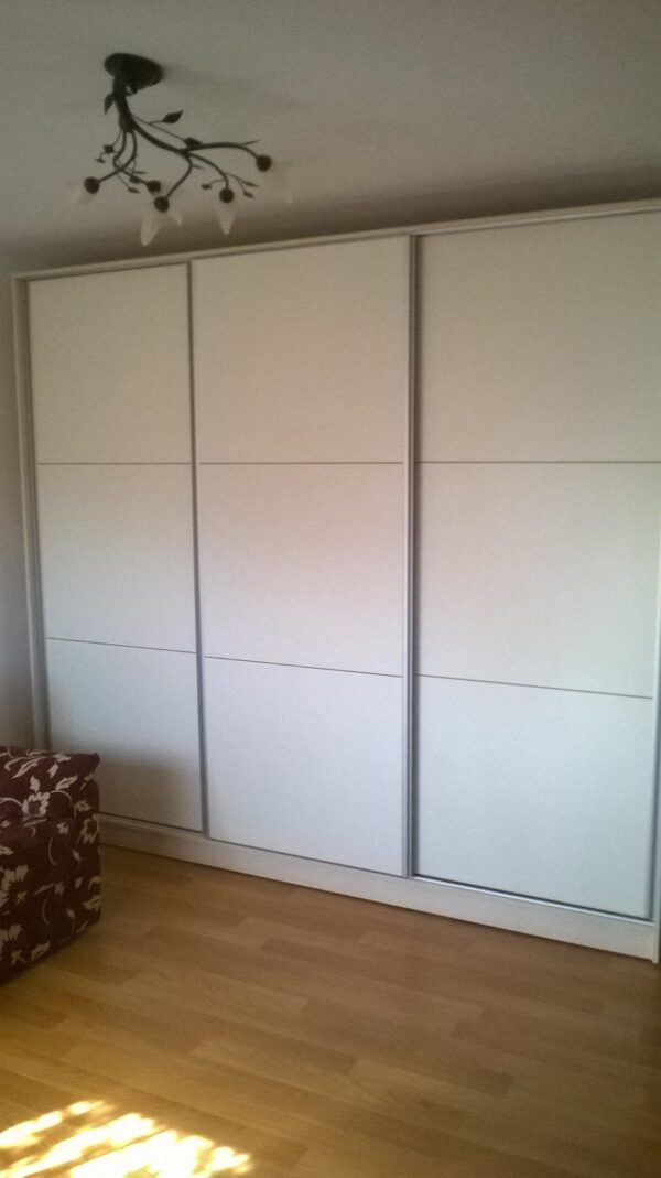 Dormitor modern din PAL Alb perlat model Dalia (2)
