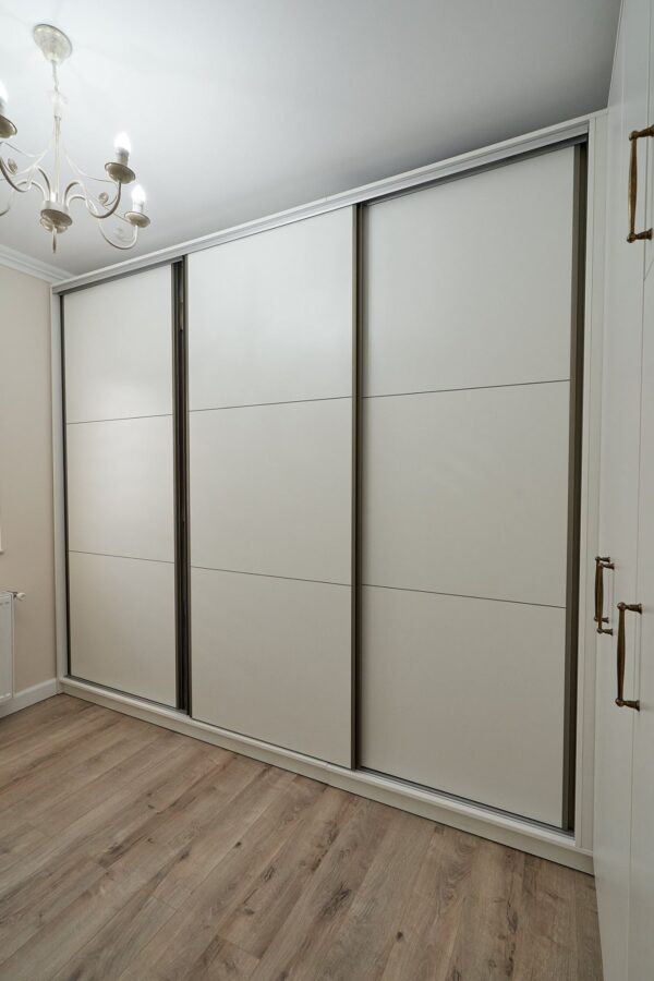 Dormitor modern din PAL Alb perlat model Sakura (1)