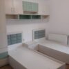 Dormitor tineret din PAL Jade si Alb neted model Eucalipt (2)