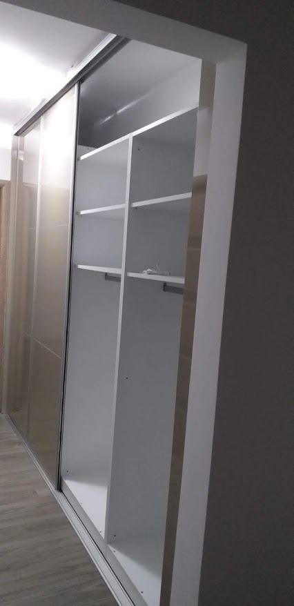 Mobilier hol din MDF lucios HG New Vision model Sakura (1)