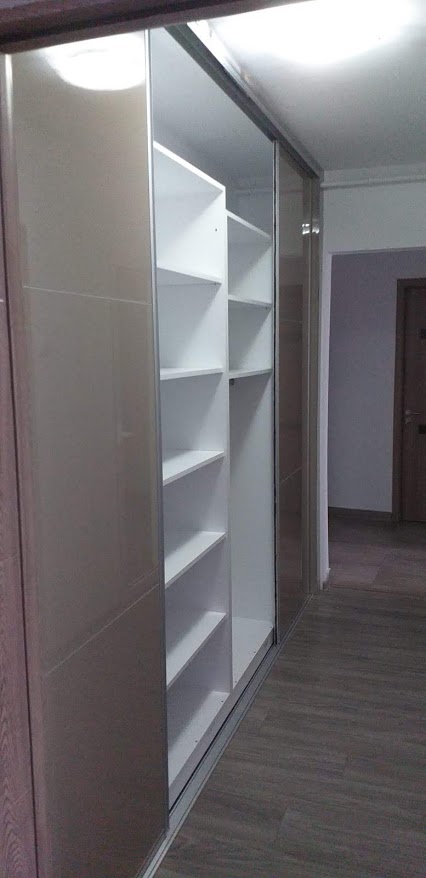 Mobilier hol din MDF lucios HG New Vision model Sakura (3)